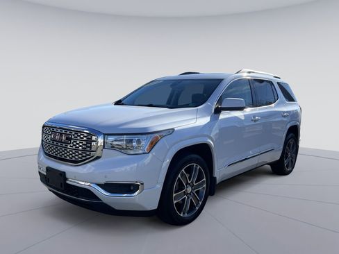 Used 2019 GMC Acadia Denali w/ Technology Package image 1