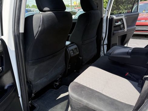Used 2017 Toyota 4Runner SR5 AWD/4WD image 32