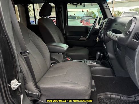 Used 2018 Jeep Wrangler Unlimited Sport AWD/4WD image 35