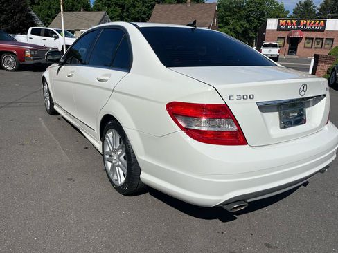 Used 2009 Mercedes-Benz C 300 4MATIC Sedan image 3