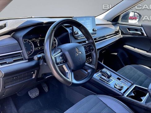 Used 2024 Mitsubishi Outlander SE AWD/4WD image 14