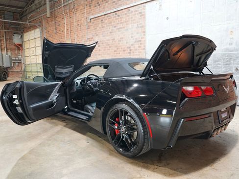 Used 2014 Chevrolet Corvette Stingray Convertible w/ 3LT Preferred Equipment Group RWD image 28