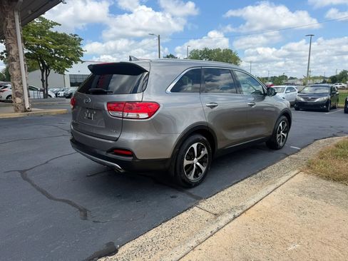 Used 2018 Kia Sorento EX FWD image 7