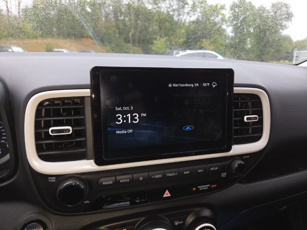 Certified 2022 Hyundai Venue Limited w/ Cargo Package FWD image 15