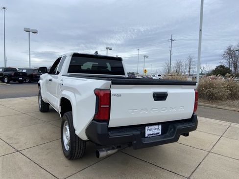 Used 2024 Toyota Tacoma SR image 8