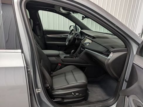 Used 2024 Cadillac XT6 Luxury w/ LPO, Floor Liner Package AWD/4WD image 31