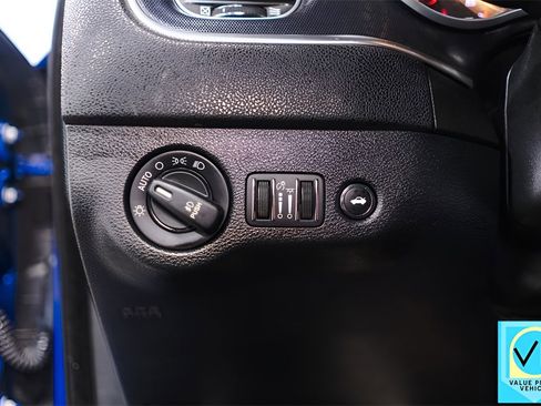 Used 2018 Dodge Charger SXT Plus w/ Driver Convenience Group image 19