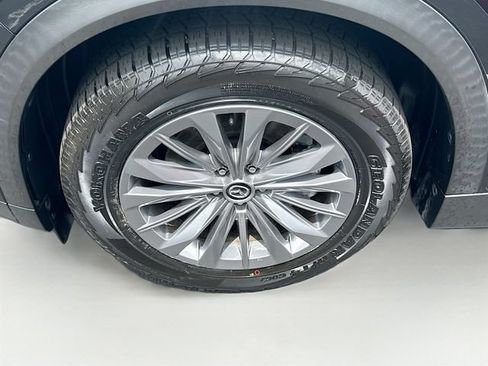 Certified 2024 MAZDA CX-90 Plug-In Hybrid w/ Preferred AWD/4WD image 36