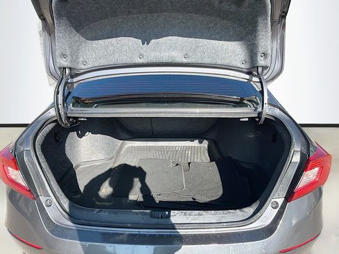 Used 2019 Honda Accord Sport image 11