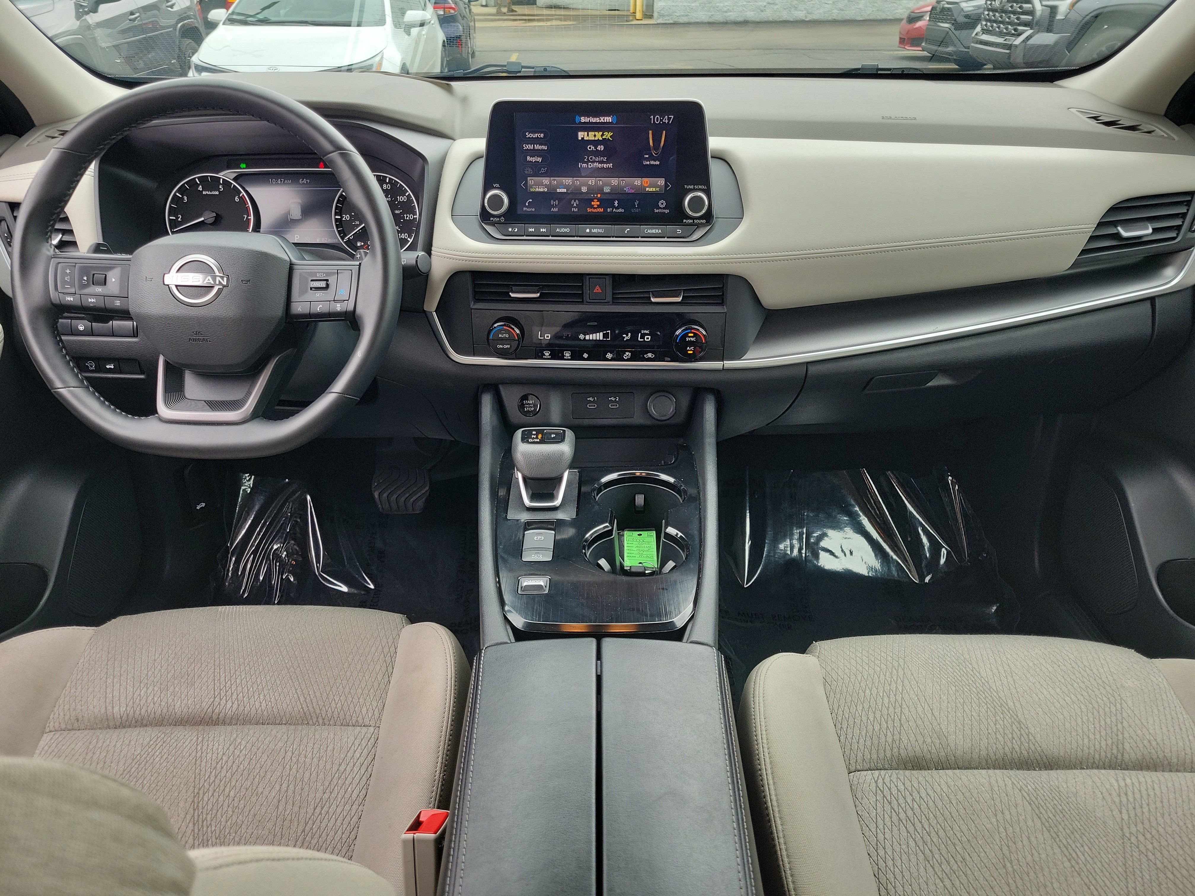 Used 2025 Nissan Rogue SV FWD image 9