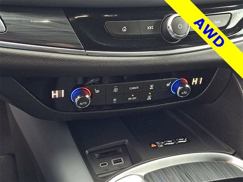 Used 2023 Buick Enclave Essence image 15