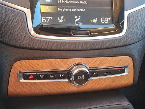 Used 2021 Volvo XC90 T8 Inscription Expression w/ Climate Package image 18