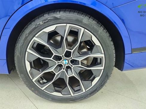 Used 2025 BMW X7 M60i image 67