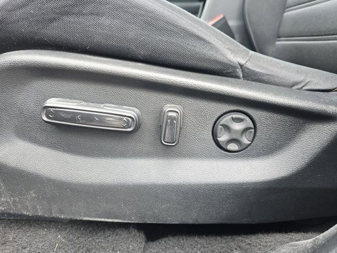 Used 2018 Honda CR-V EX image 16