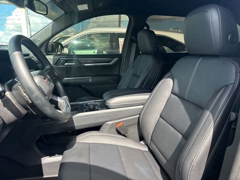 Used 2024 GMC Acadia Elevation w/ Black Edition FWD image 8
