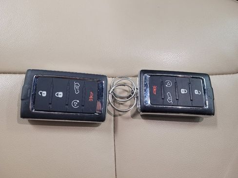 Used 2022 Jeep Grand Cherokee Limited 4xe image 32