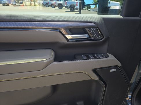 New 2026 Chevrolet Silverado 2500 ZR2 AWD/4WD image 12