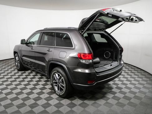Used 2020 Jeep Grand Cherokee Laredo w/ Laredo X Package RWD image 33