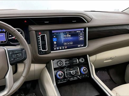 Used 2021 GMC Yukon Denali w/ Denali Premium Package AWD/4WD image 7