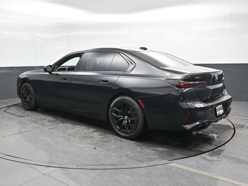 Used 2023 BMW 760i xDrive w/ Executive Package AWD/4WD image 2