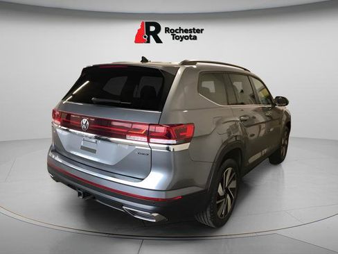 Used 2025 Volkswagen Atlas SE image 3