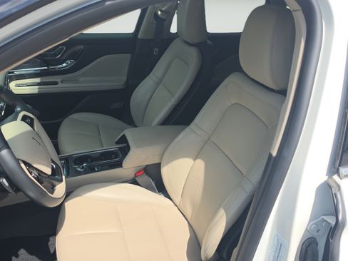 Used 2025 Lincoln Corsair Grand Touring AWD/4WD image 9