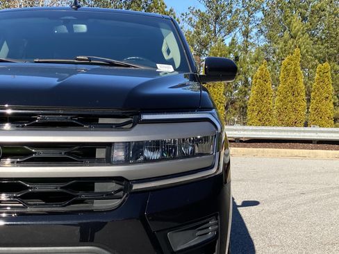 Used 2022 Ford Expedition Max XLT image 44
