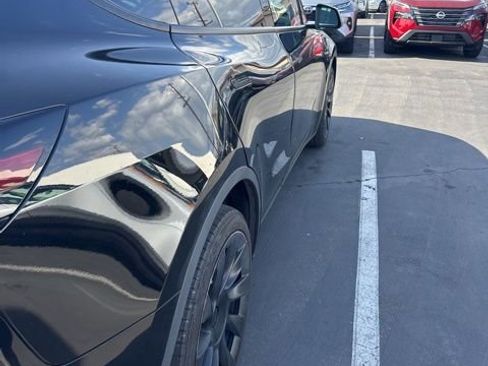 Used 2021 Tesla Model Y Long Range AWD/4WD image 5