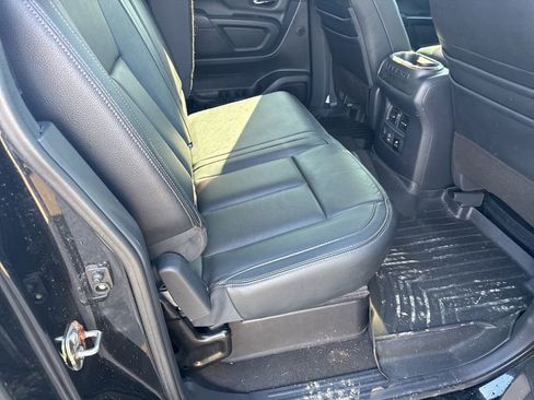 Used 2019 Nissan Titan SL w/ Midnight Edition AWD/4WD image 13