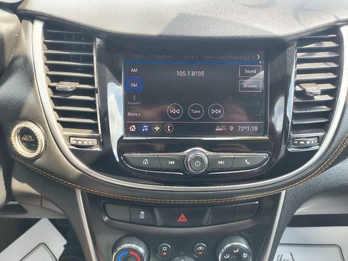 Used 2020 Chevrolet Trax LT w/ LT Convenience Package AWD/4WD image 27