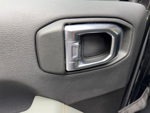 Used 2025 Jeep Gladiator Mojave w/ Safety Group image 38