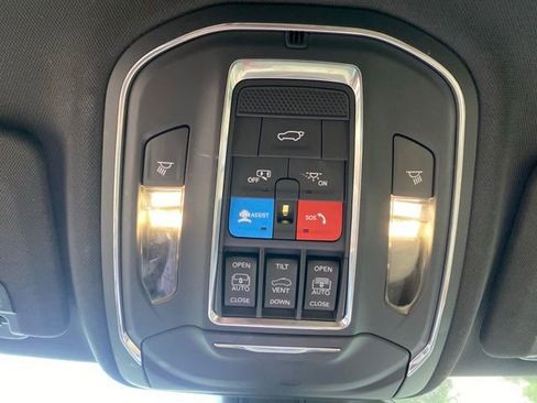 Used 2024 Jeep Grand Cherokee Limited 4xe AWD/4WD image 18