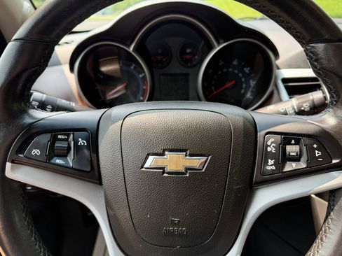 Used 2015 Chevrolet Cruze LT image 6