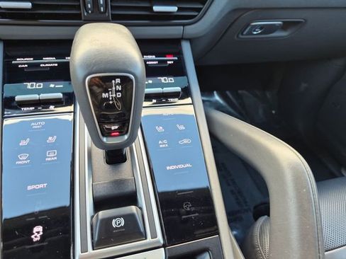 Used 2019 Porsche Cayenne AWD/4WD image 12
