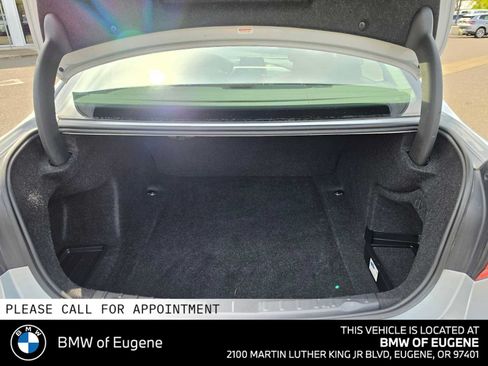 Used 2017 BMW 320i xDrive Sedan AWD/4WD image 18