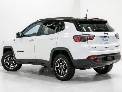 Certified 2025 Jeep Compass Trailhawk w/ Sun & Sound Group AWD/4WD image 28
