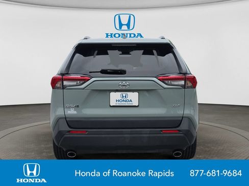 Used 2019 Toyota RAV4 XLE Premium FWD image 4