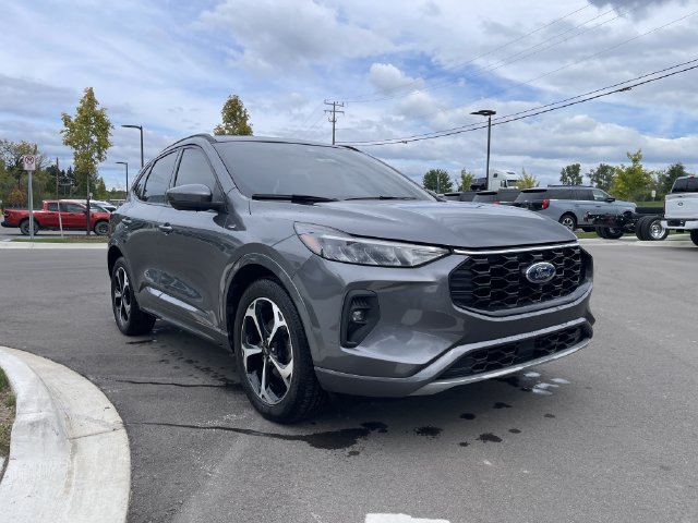 Certified 2023 Ford Escape ST-Line Select w/ Tech Pack #2 AWD/4WD image 7