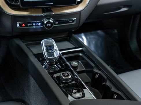 New 2026 Volvo XC60 B5 Core w/ Climate Package image 20