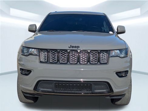 Used 2019 Jeep Grand Cherokee Altitude image 10