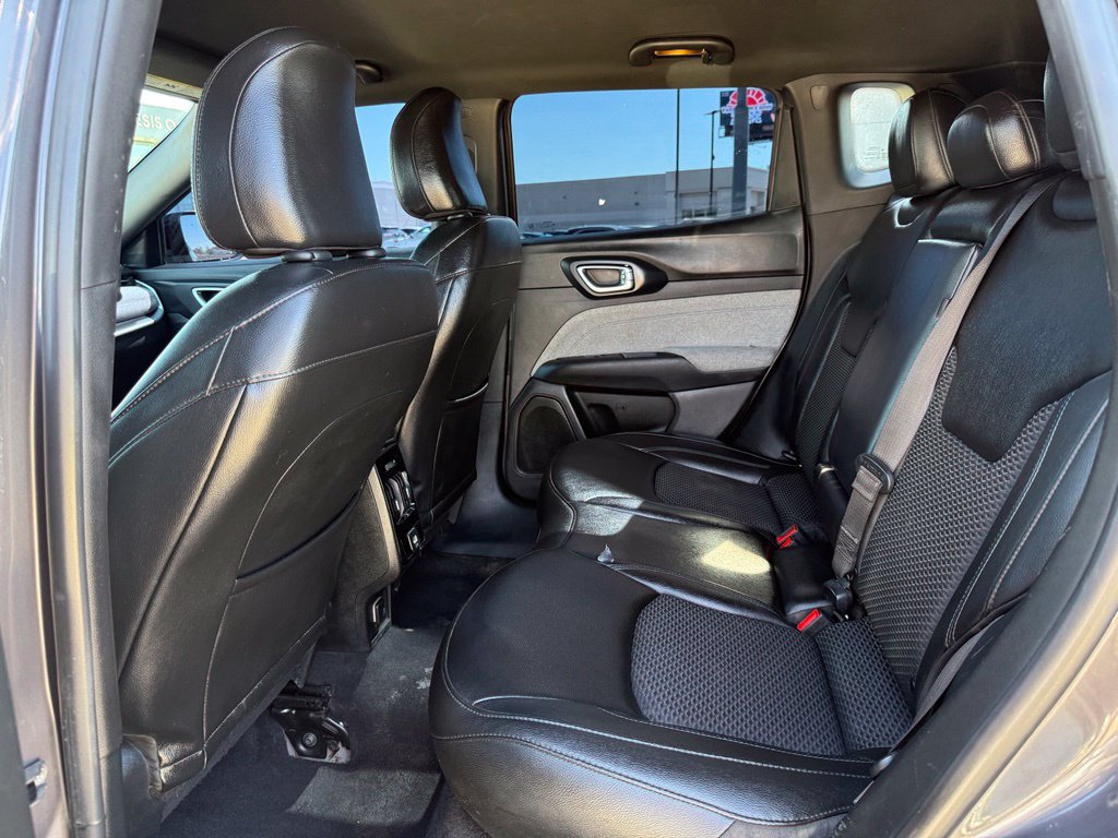 Used 2024 Jeep Compass Latitude AWD/4WD image 18