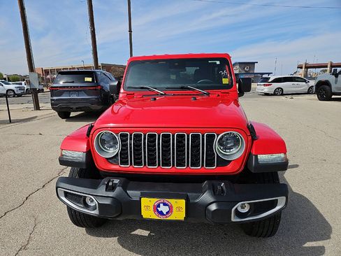 Used 2024 Jeep Wrangler Sahara image 8