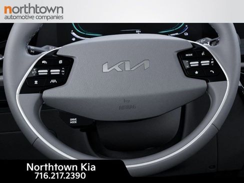 New 2025 Kia Niro EX image 23