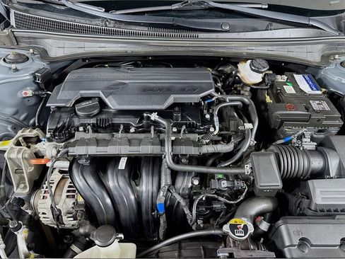 Used 2022 Hyundai Elantra SEL w/ Convenience + Premium Package image 34