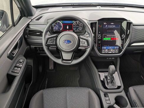 Used 2025 Subaru Forester Premium AWD/4WD image 17