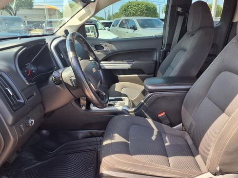 Used 2022 Chevrolet Colorado LT w/ Fleet Safety Package RWD image 17