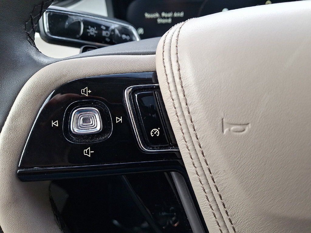 Certified 2023 Lincoln Aviator AWD w/ Premium Package image 23