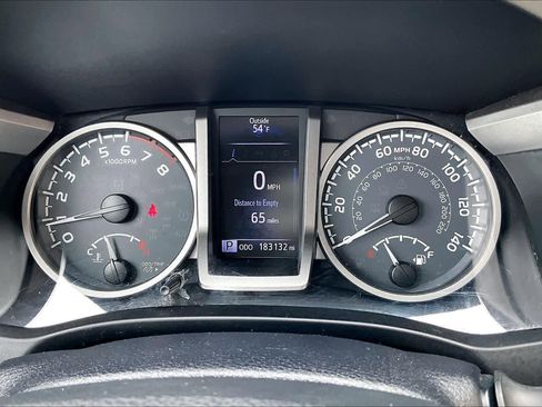 Used 2017 Toyota Tacoma SR5 w/ Tow Package image 26