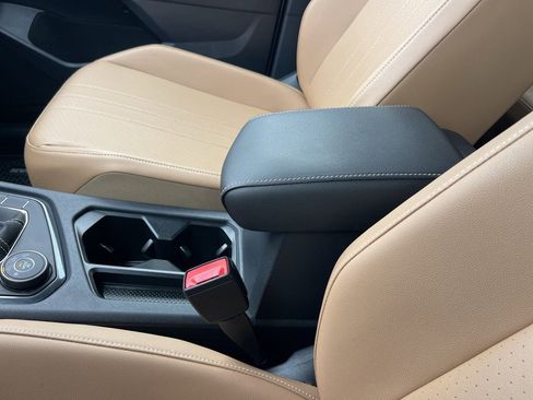 Used 2022 Volkswagen Tiguan SE image 14