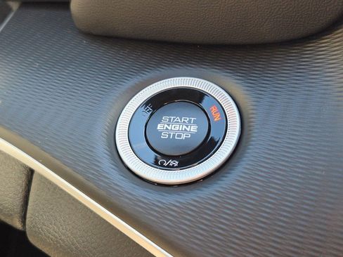 New 2025 Jeep Grand Cherokee Altitude image 32